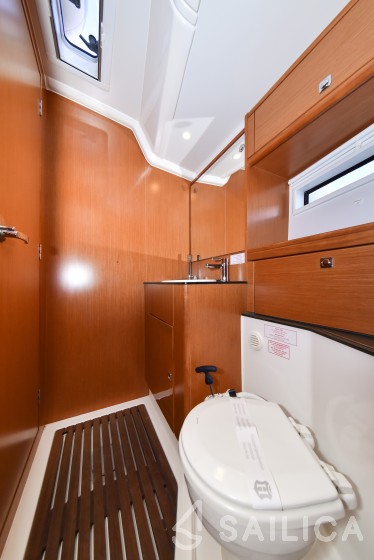 Bavaria Cruiser 56 - Yacht Charter Sailica