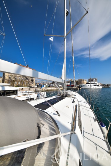 Bavaria Cruiser 56 - Yacht Charter Sailica