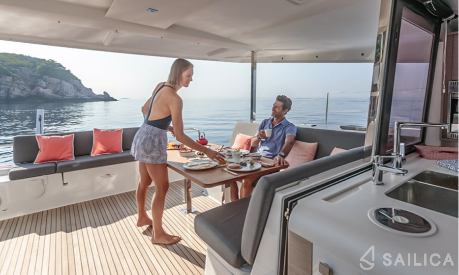 Isla 40 - Yacht Charter Sailica