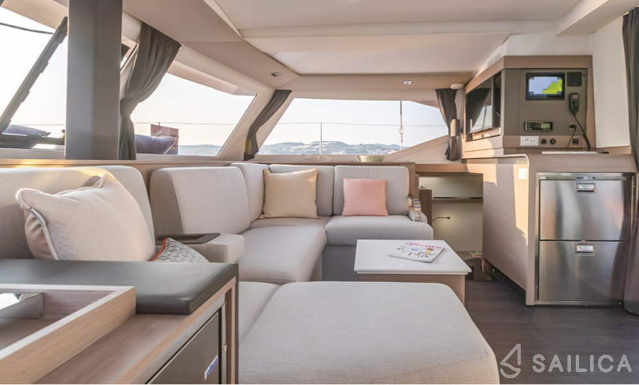 Isla 40 - Yacht Charter Sailica
