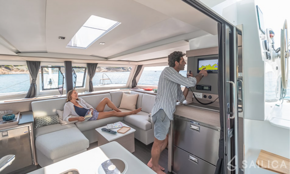 Isla 40 - Yacht Charter Sailica