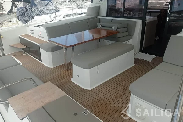 Elba 45 - Yacht Charter Sailica