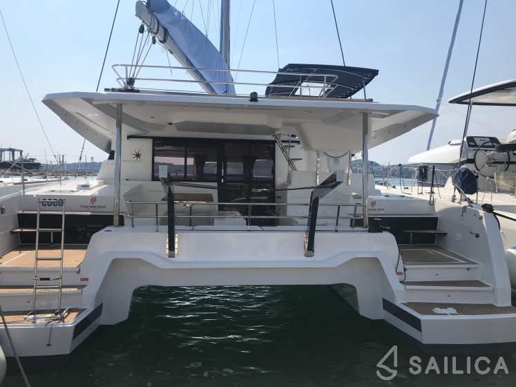 Elba 45 - Yacht Charter Sailica