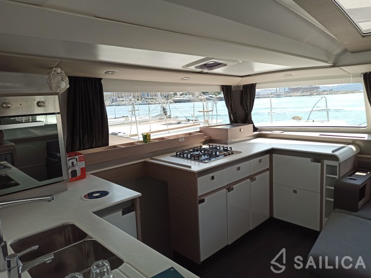 Elba 45 - Yacht Charter Sailica