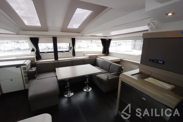 Elba 45 - Yacht Charter Sailica