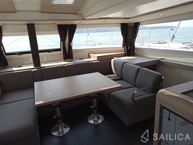 Elba 45 - Yacht Charter Sailica