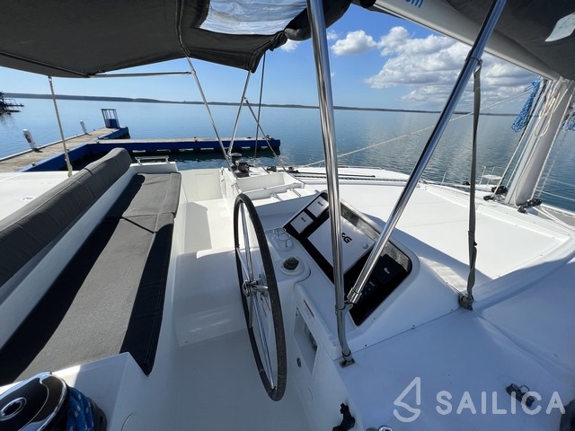 Lagoon 450  Flybridge - Yacht Charter Sailica