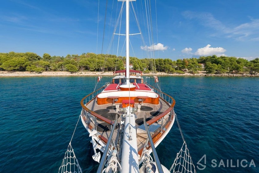 Gulet - Yacht Charter Sailica