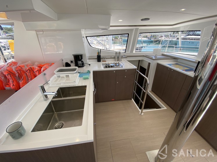 Bali 4.6 - Yacht Charter Sailica
