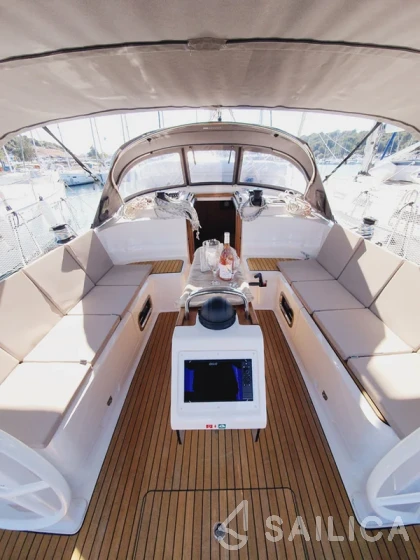 Bavaria 46 Cruiser - Yacht Charter Sailica