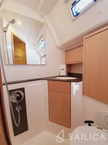 Bavaria 46 Cruiser - Yacht Charter Sailica
