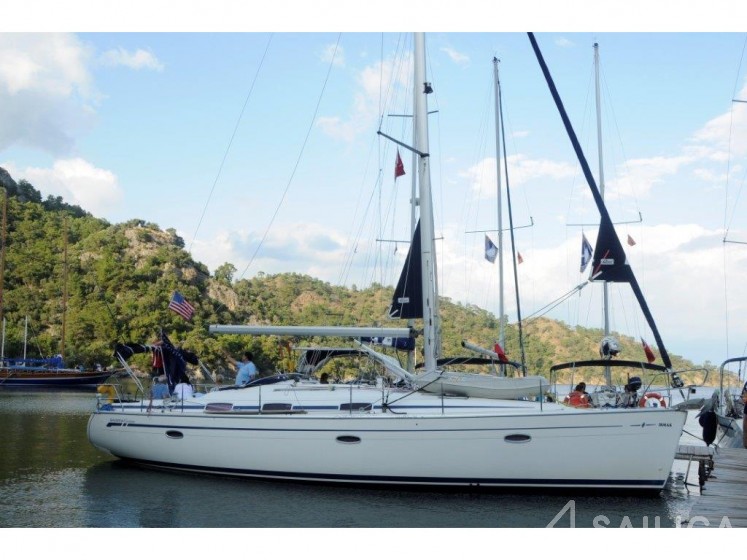 Bavaria 42 Cruiser - Yacht Charter Sailica