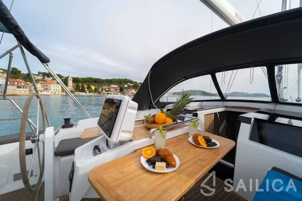 Hanse 388 - Yacht Charter Sailica