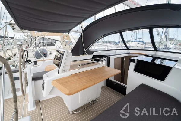 Hanse 388 - Yacht Charter Sailica