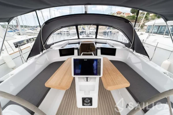 Hanse 388 - Yacht Charter Sailica