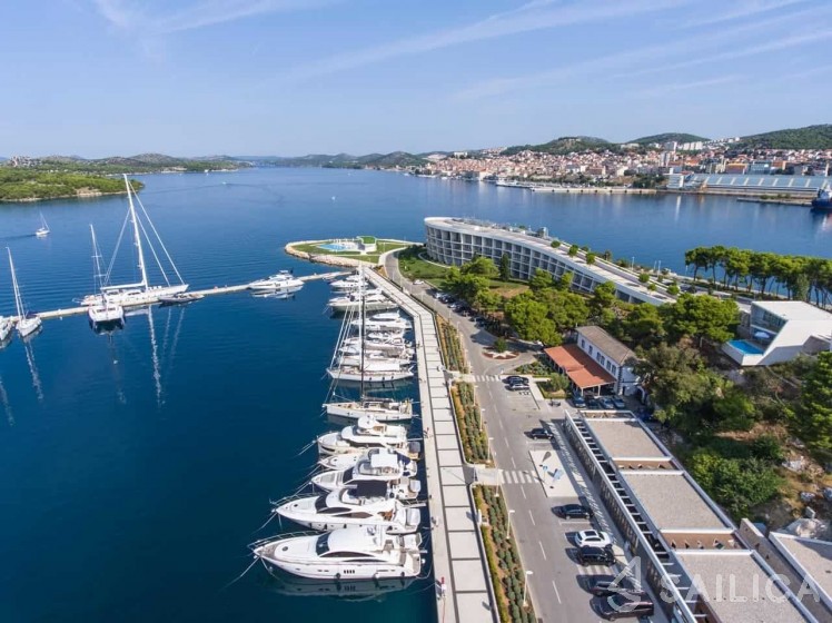Hanse 388 - Yacht Charter Sailica