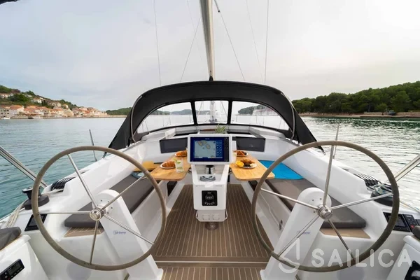 Hanse 388 - Yacht Charter Sailica