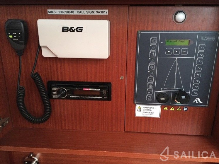 Hanse 455 - Yacht Charter Sailica