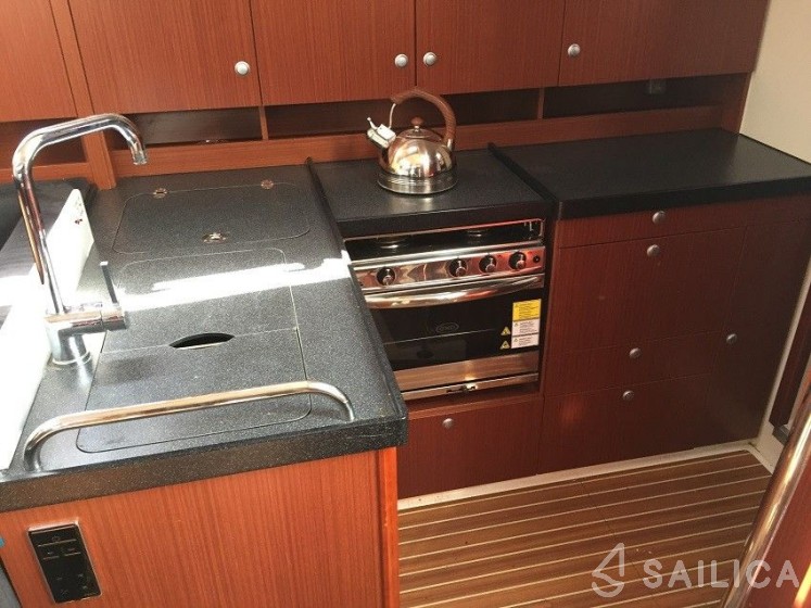Hanse 455 - Yacht Charter Sailica