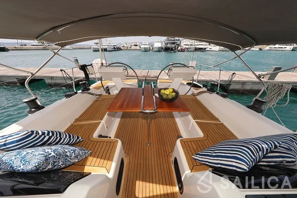 Hanse 455 - Yacht Charter Sailica