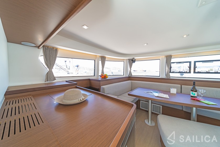 Lagoon 42 - Yacht Charter Sailica