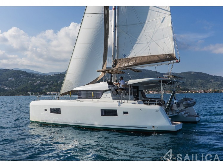 Lagoon 42 - Yacht Charter Sailica