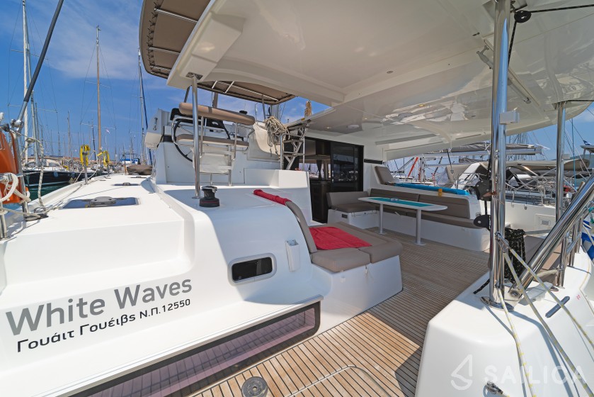 Lagoon 42 - Yacht Charter Sailica