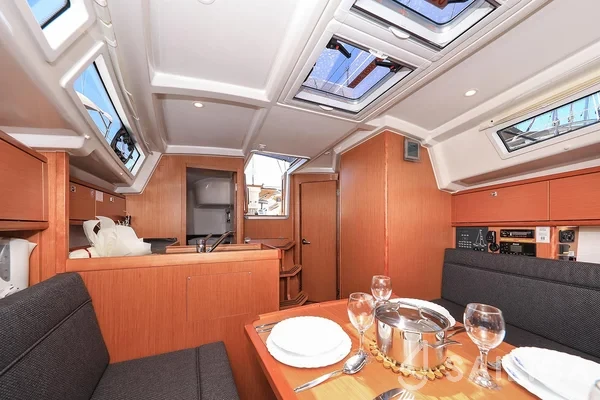 Bavaria 34 Cruiser - Yacht Charter Sailica
