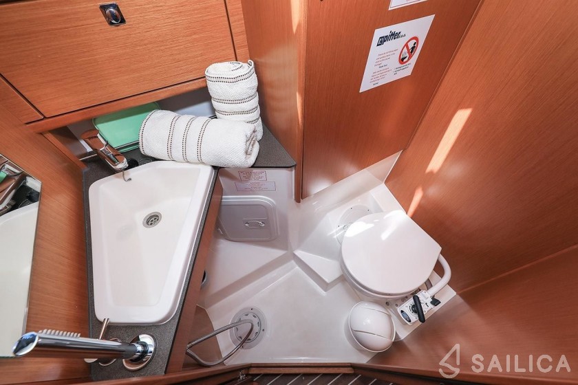 Bavaria 34 Cruiser - Yacht Charter Sailica