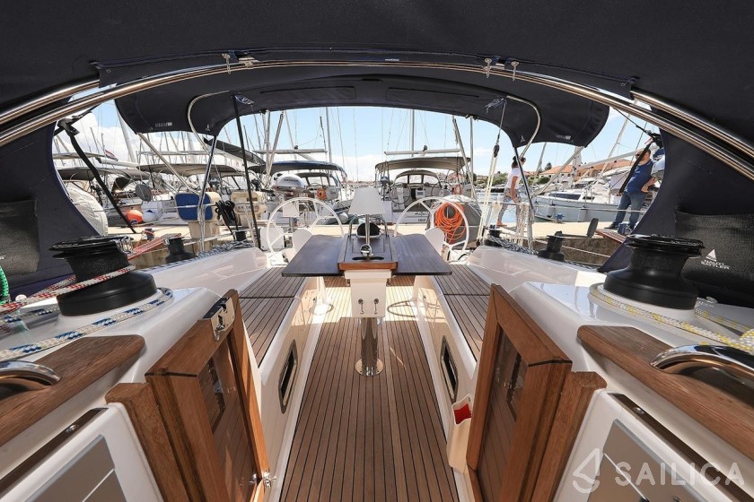 Bavaria 34 Cruiser - Yacht Charter Sailica