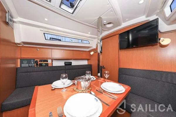 Bavaria 34 Cruiser - Yacht Charter Sailica