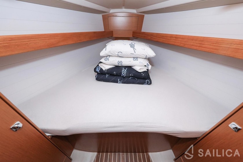 Bavaria 34 Cruiser - Yacht Charter Sailica