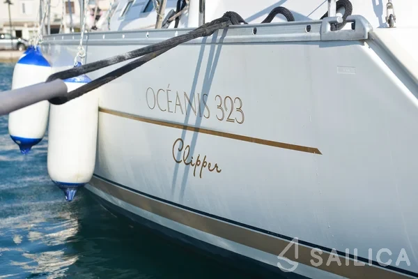 Oceanis 323 Clipper - Yacht Charter Sailica