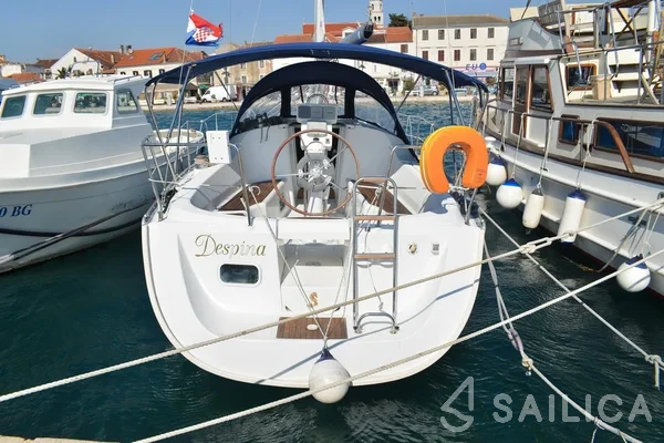 Oceanis 323 Clipper - Yacht Charter Sailica