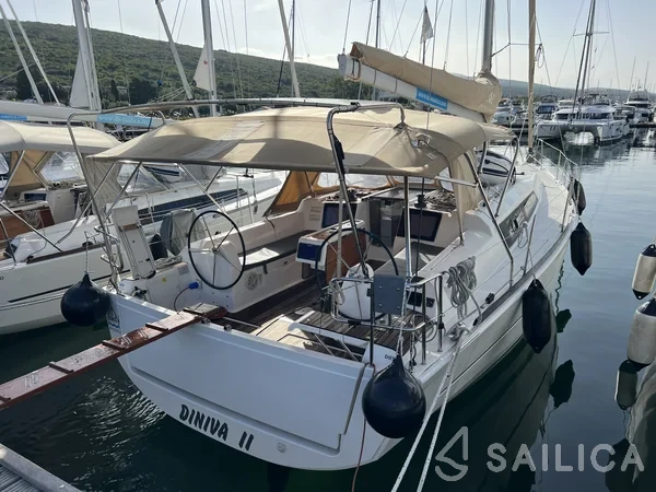 Dufour 382 GL - Yacht Charter Sailica