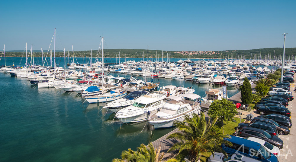 Dufour 382 GL - Yacht Charter Sailica