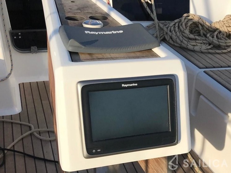 Dufour 382 GL - Yacht Charter Sailica