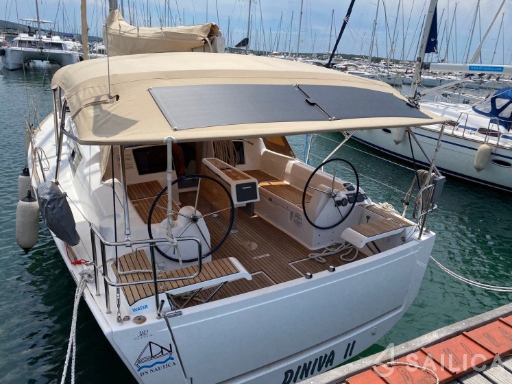 Dufour 382 GL - Yacht Charter Sailica