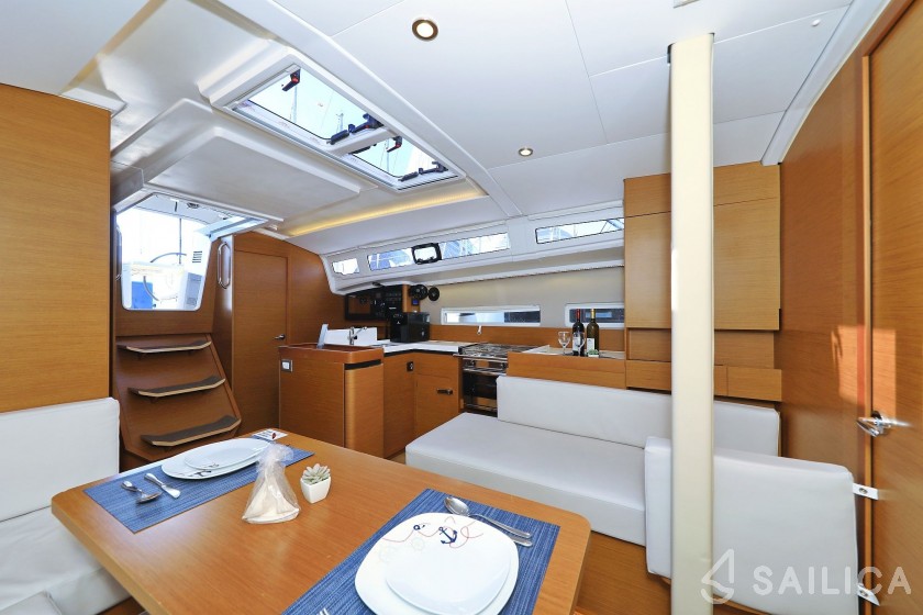 Sun Odyssey 410 - Yacht Charter Sailica