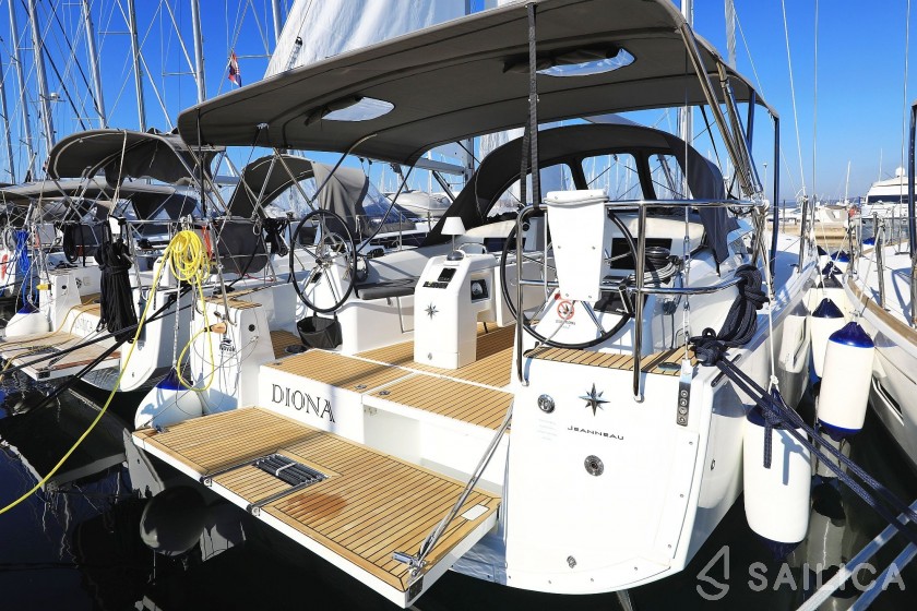 Sun Odyssey 410 - Yacht Charter Sailica