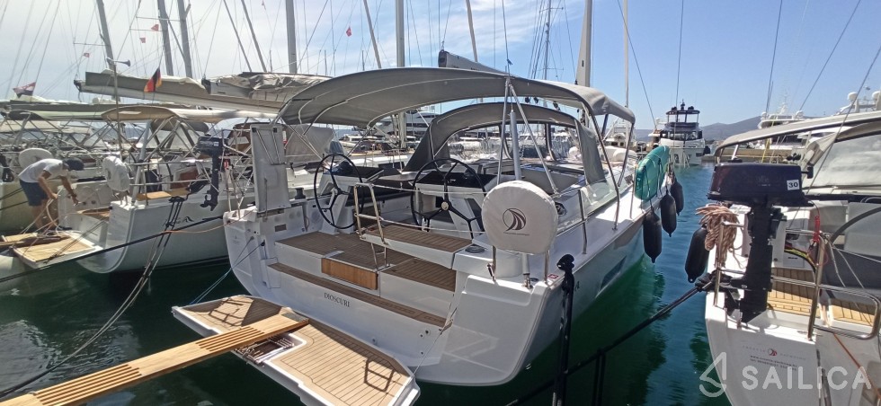 Hanse 460 - Yacht Charter Sailica