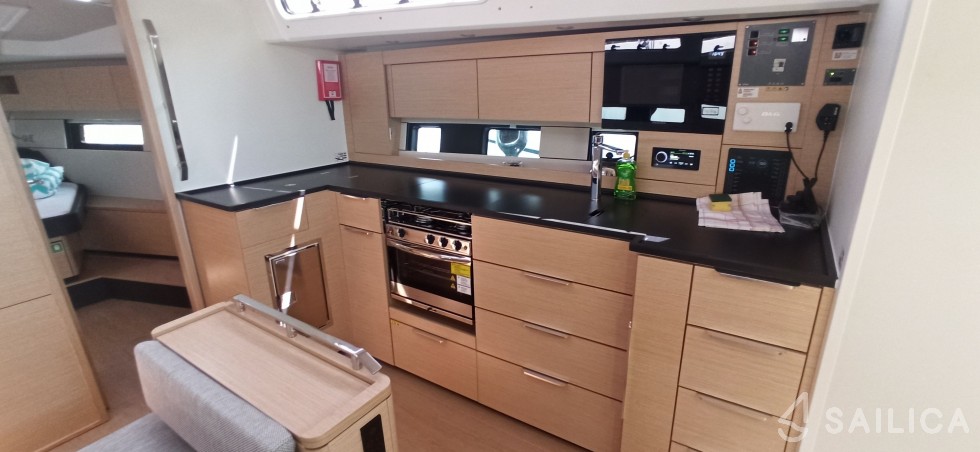 Hanse 460 - Yacht Charter Sailica