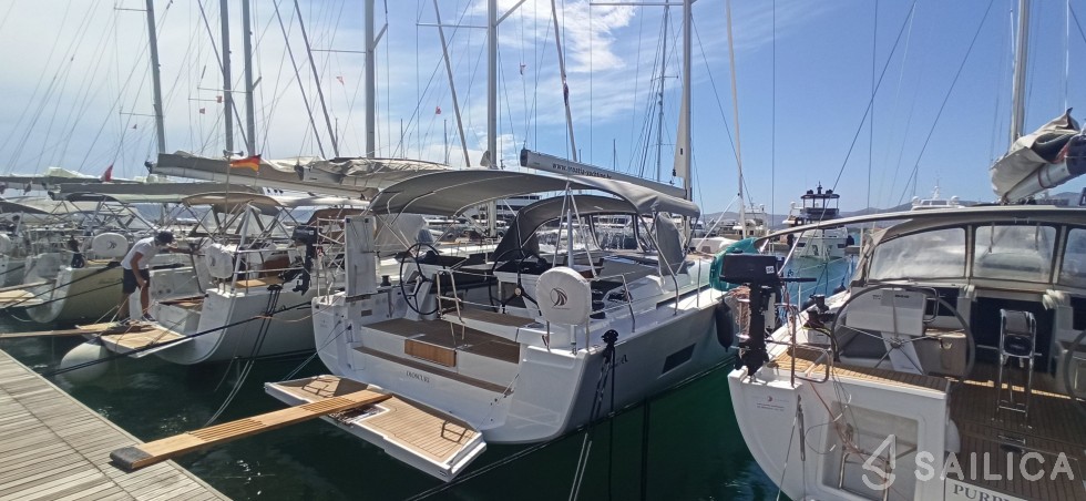 Hanse 460 - Yacht Charter Sailica