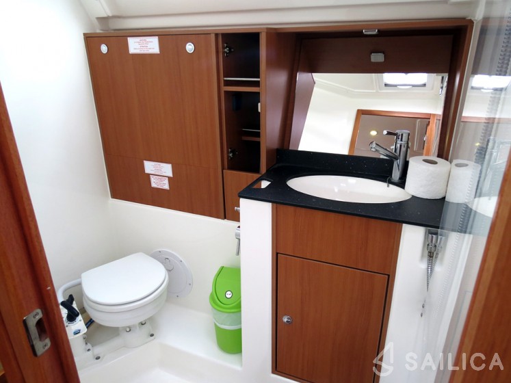 Bavaria 40 Cruiser - Yacht Charter Sailica