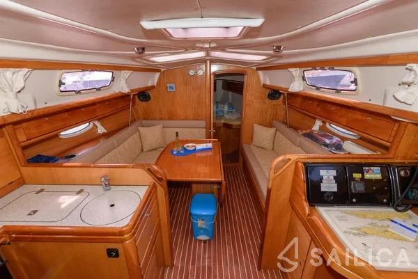 Bavaria 33 Cruiser - Yacht Charter Sailica