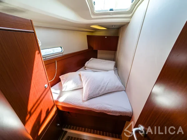 Hanse 455 - Yacht Charter Sailica