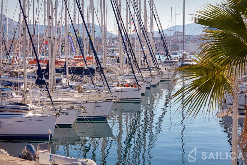 Bavaria 46 Cruiser - Yacht Charter Sailica