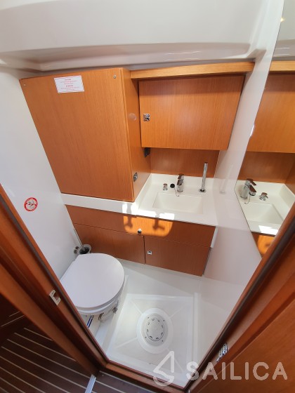 Bavaria C45 - Yacht Charter Sailica