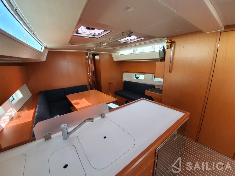 Bavaria C45 - Yacht Charter Sailica