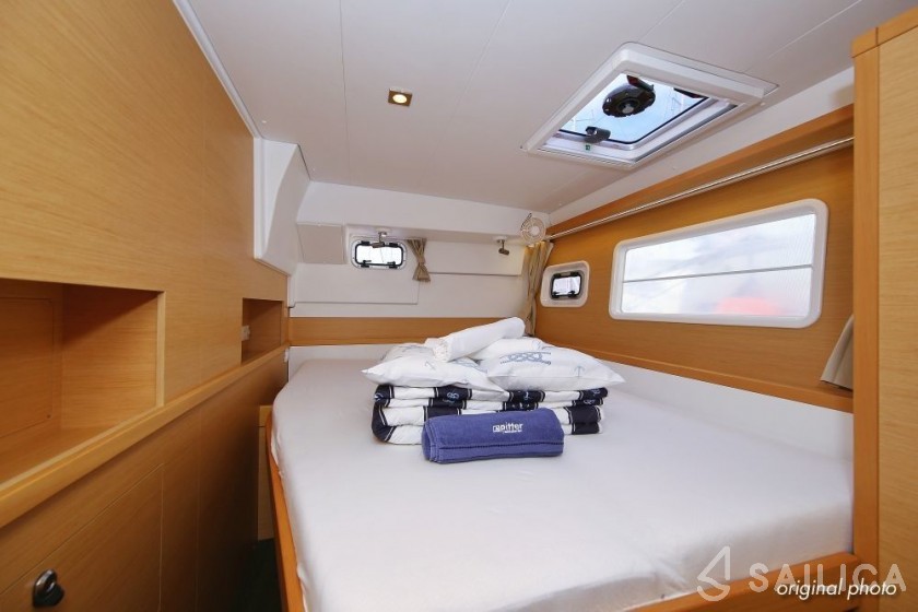 Lagoon 400 S2 - Yacht Charter Sailica